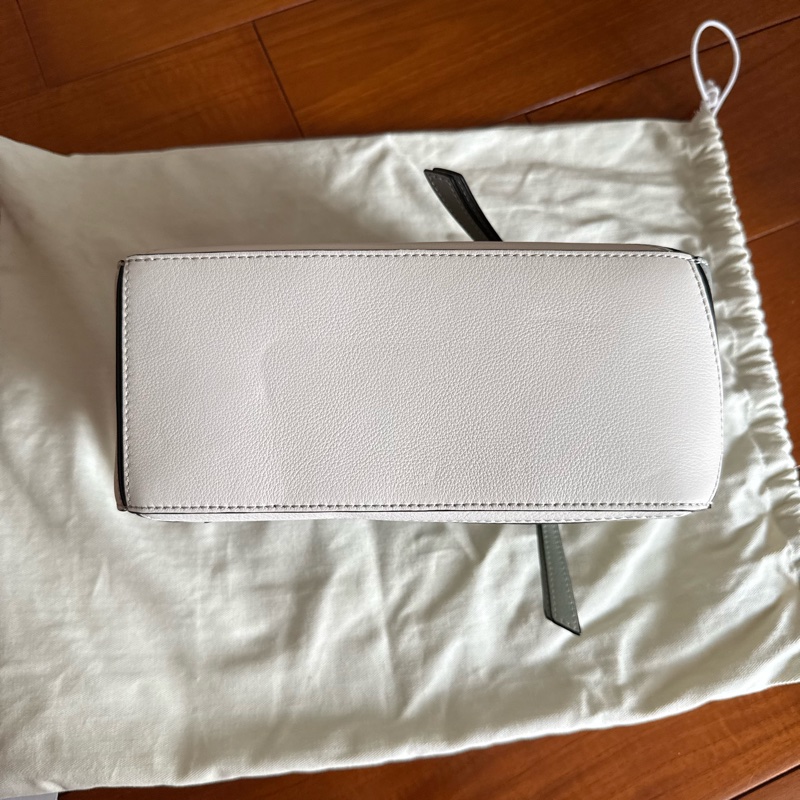 LOEWE Puzzle Ash Grey灰綠色-7