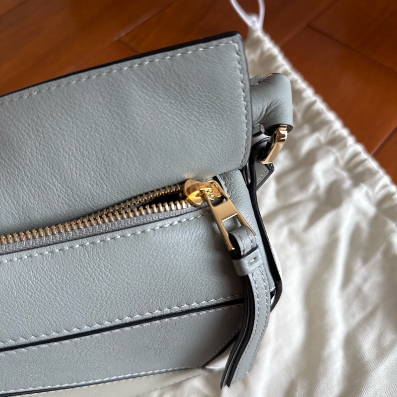 LOEWE Puzzle Ash Grey灰綠色-9