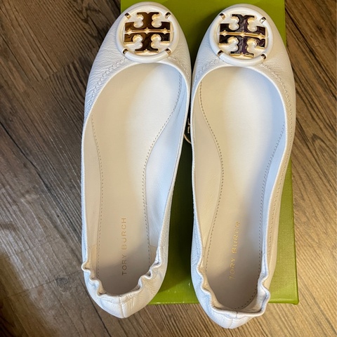 Tory Burch 白色平底鞋  9.5成新 附品牌鞋盒