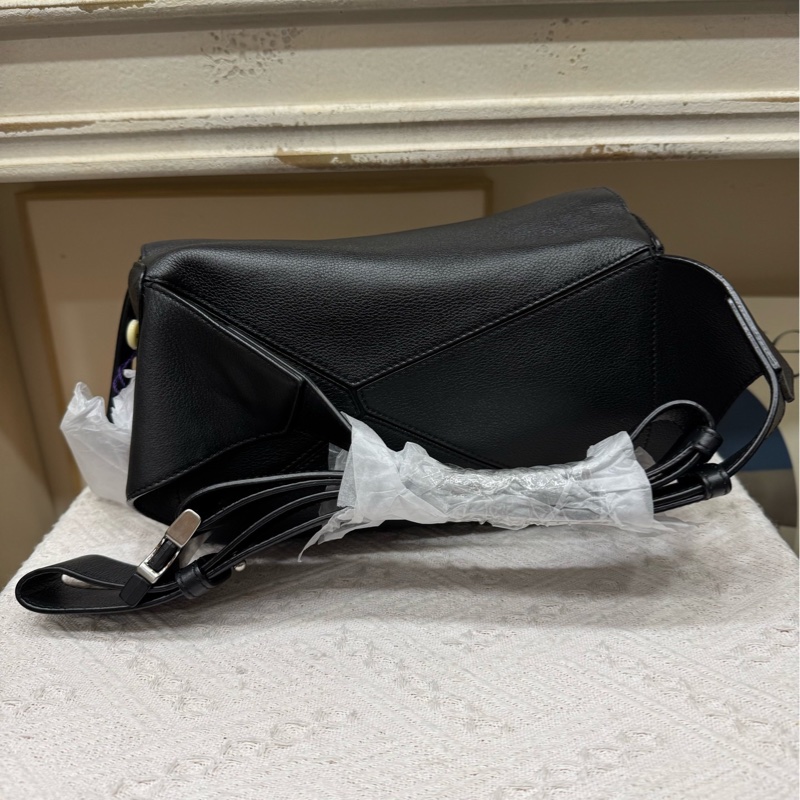 Loewe puzzle黑色胸包-9