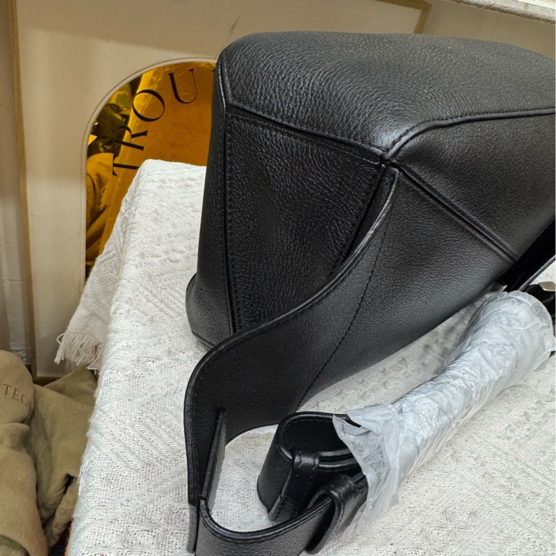 Loewe puzzle黑色胸包-12