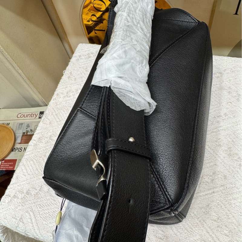 Loewe puzzle黑色胸包-24