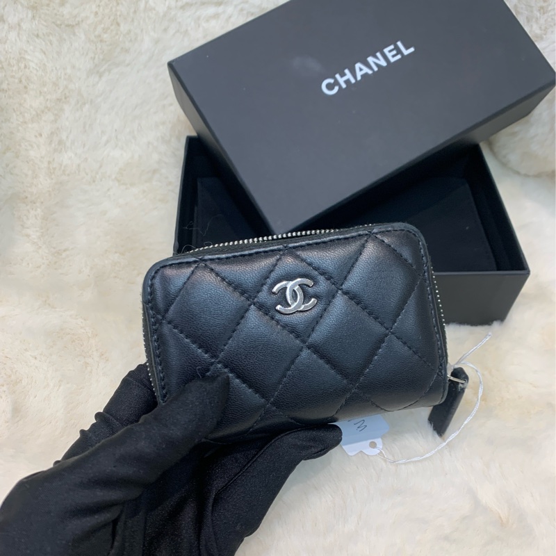Chanel 黑色銀扣卡包 I776BA-0
