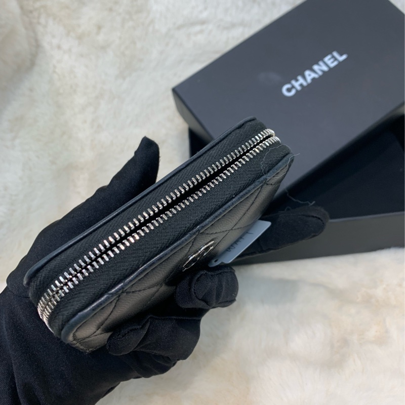 Chanel 黑色銀扣卡包 I776BA-4