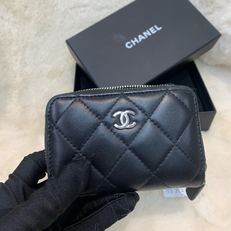 Chanel 黑色銀扣卡包 I776BA-6