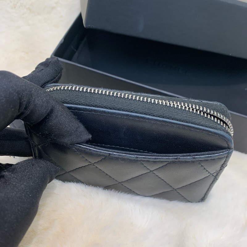 Chanel 黑色銀扣卡包 I776BA-9