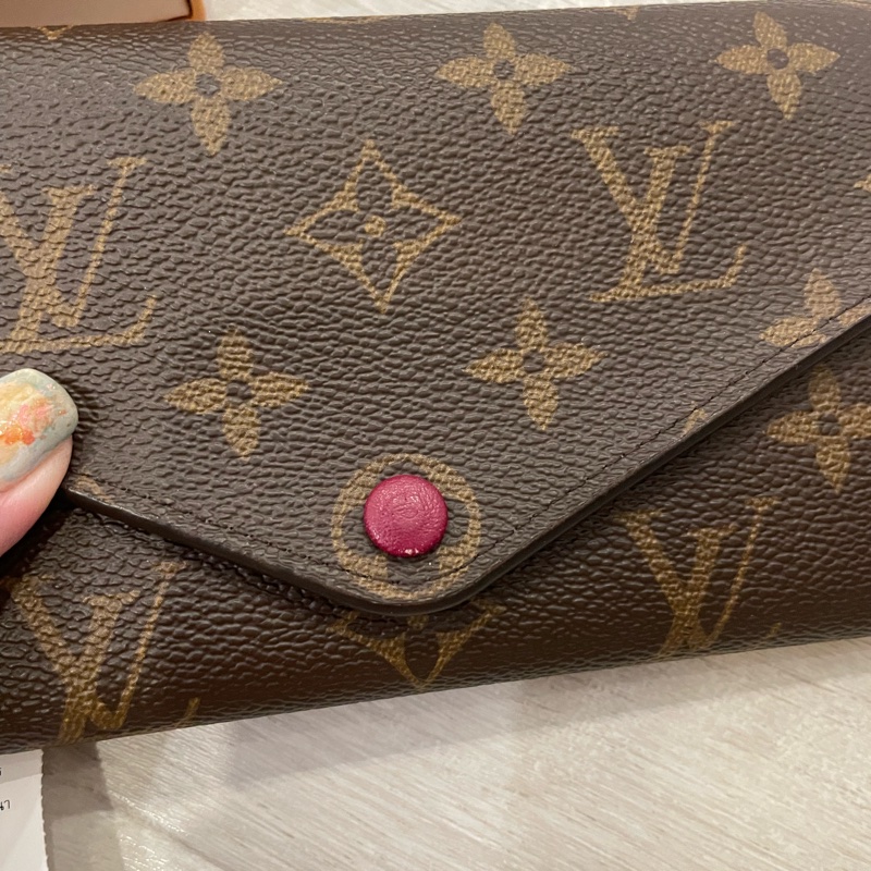 LV 3折老花拼桃紅長夾-8