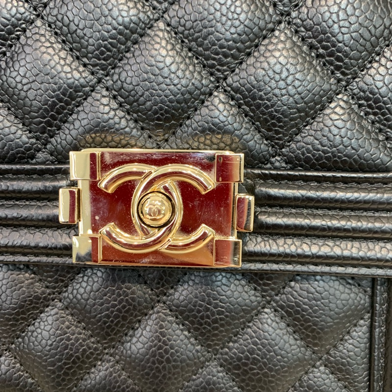 Chanel 黑色淡金扣 直Boy I739WH-5