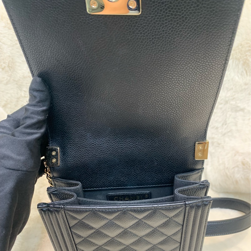 Chanel 黑色淡金扣 直Boy I739WH-11