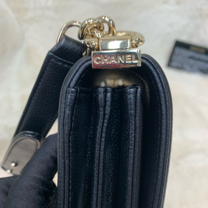 Chanel 黑色淡金扣 直Boy I739WH-15