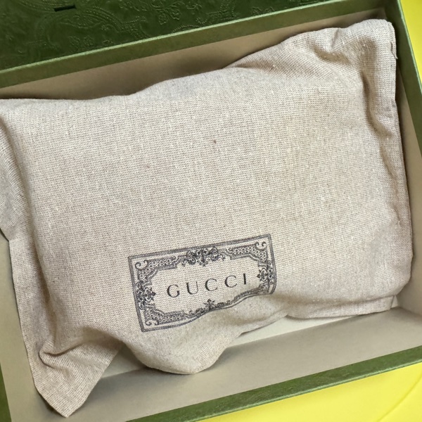 🔥近全新🔥,GUCCI圓牌LOGO滿版黑老花手機包-17