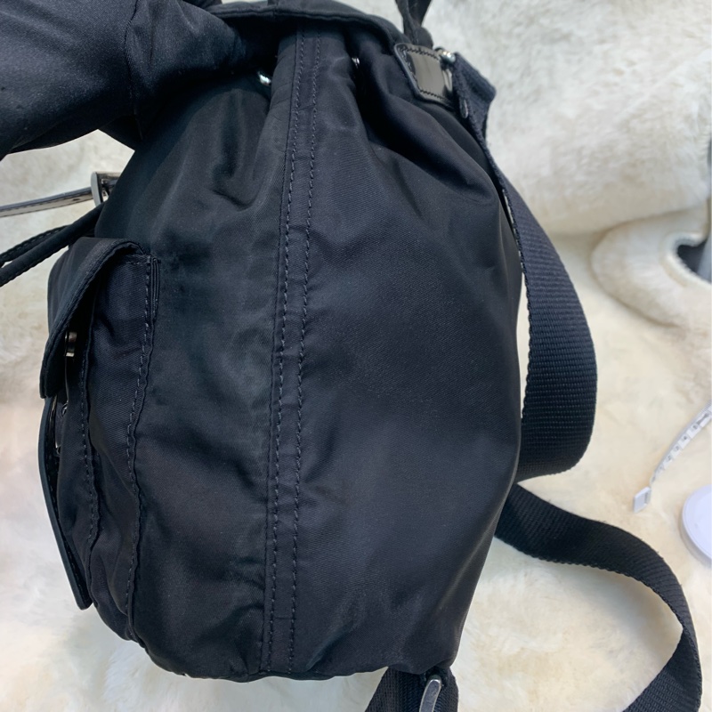 PRADA 經典黑色降傘料細背囊 XB733-3