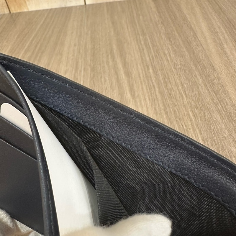 Gucci 260987 深藍GG壓紋對折短夾-23