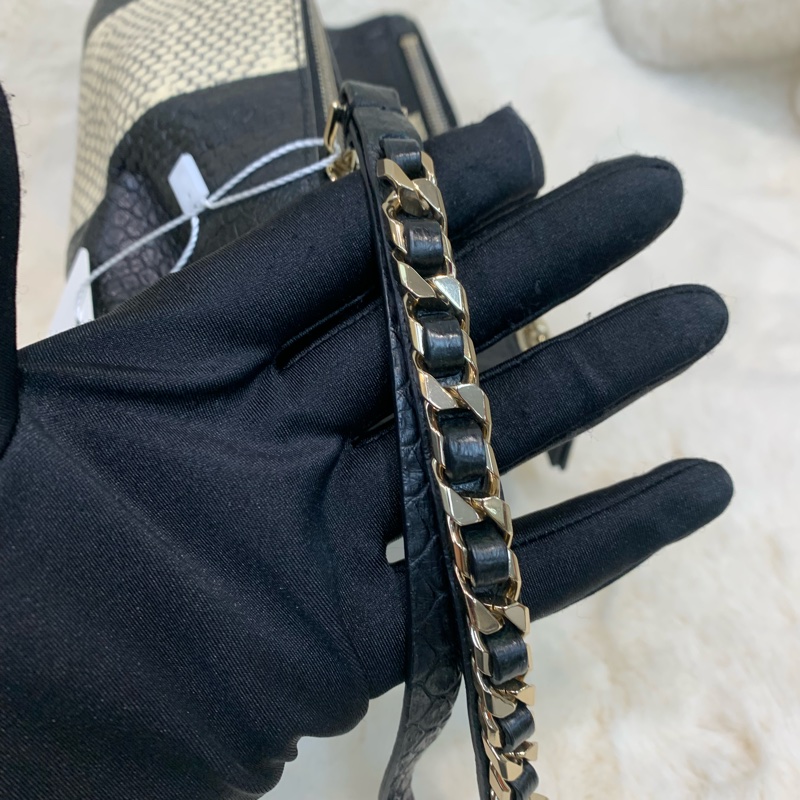 Givenchy 黑白蟒蛇設計 迷你手提包 XB372-6