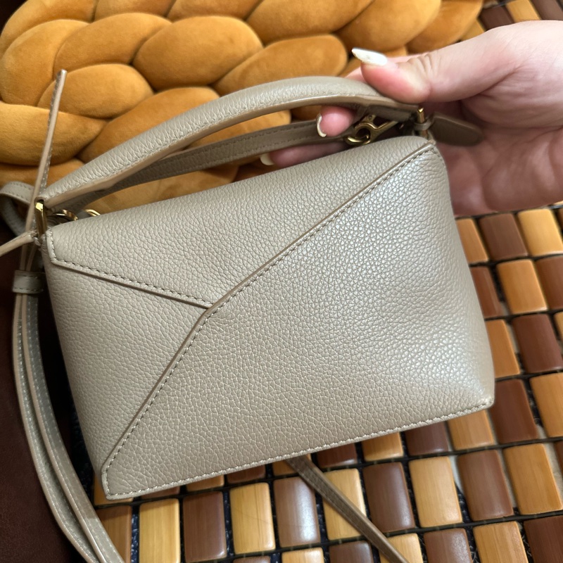 Loewe Pazzle Bag(拼圖包)mini 粒面小牛皮-9