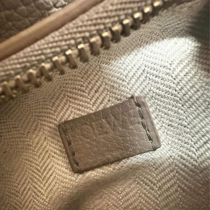 Loewe Pazzle Bag(拼圖包)mini 粒面小牛皮-13