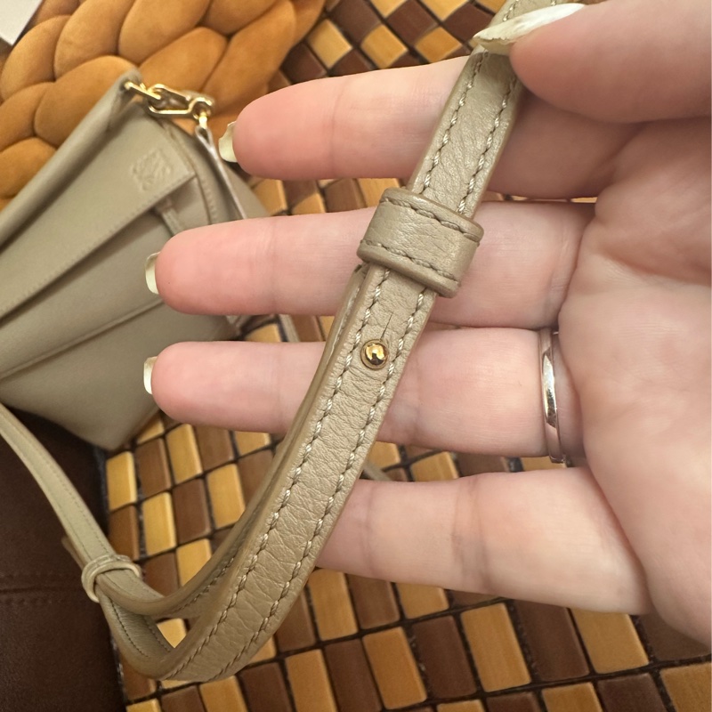 Loewe Pazzle Bag(拼圖包)mini 粒面小牛皮-17