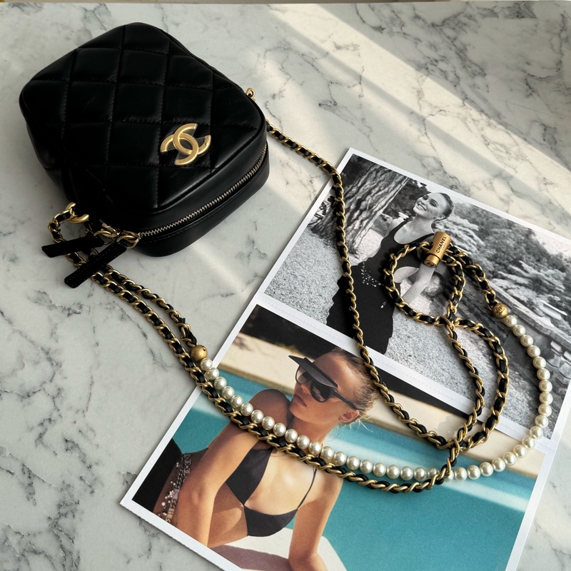 Chanel AS2857黑金雙C直式珍珠鏈包-0