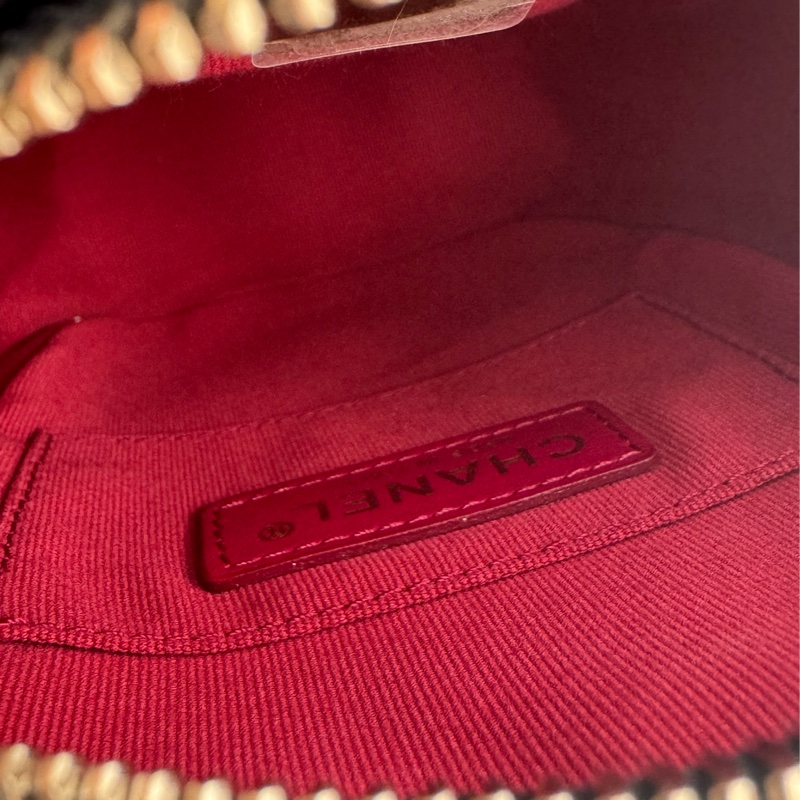 Chanel AS2857黑金雙C直式珍珠鏈包-15