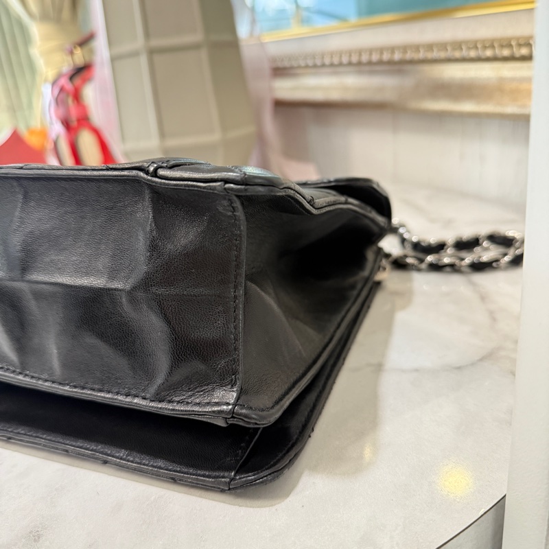Chanel 黑羊皮菱格紋2.55銀釦後一字拉層下蓋肩斜鏈包-6