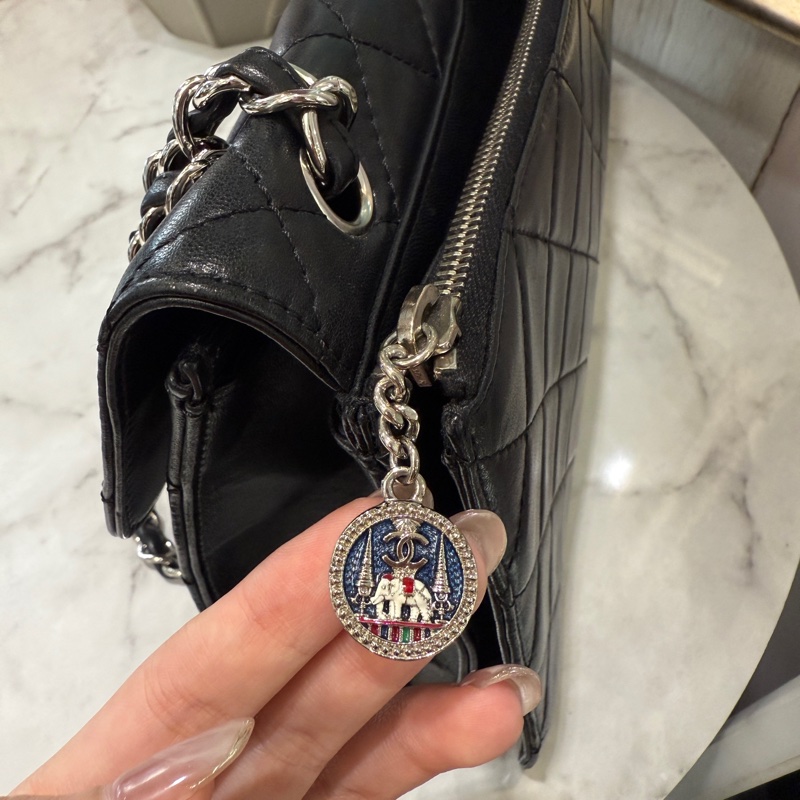 Chanel 黑羊皮菱格紋2.55銀釦後一字拉層下蓋肩斜鏈包-9