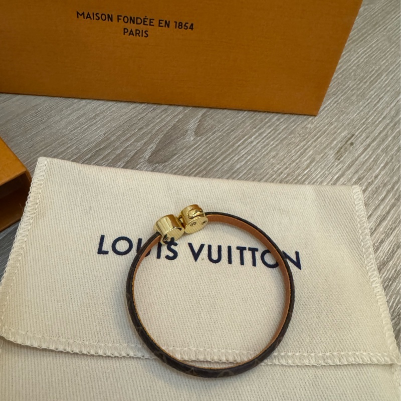 LV 路易威登  手鏈-1