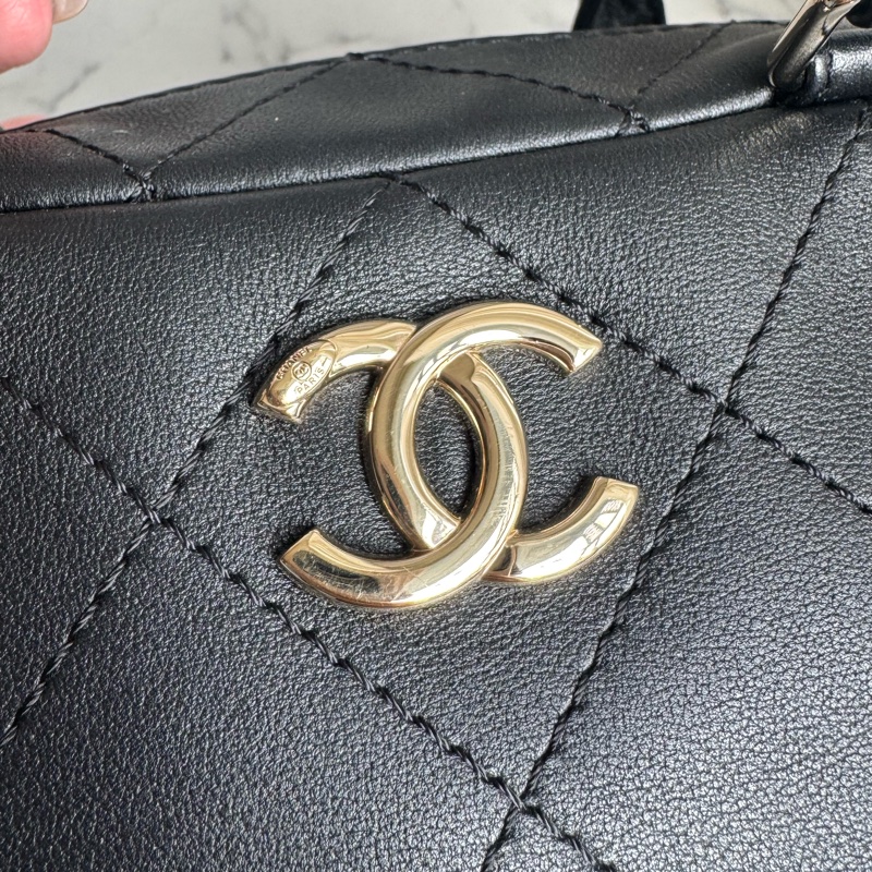 chanel黑大菱格方形手提兩用包-12