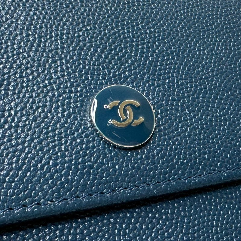 CHANEL 深藍牛皮扣式三折短夾-8