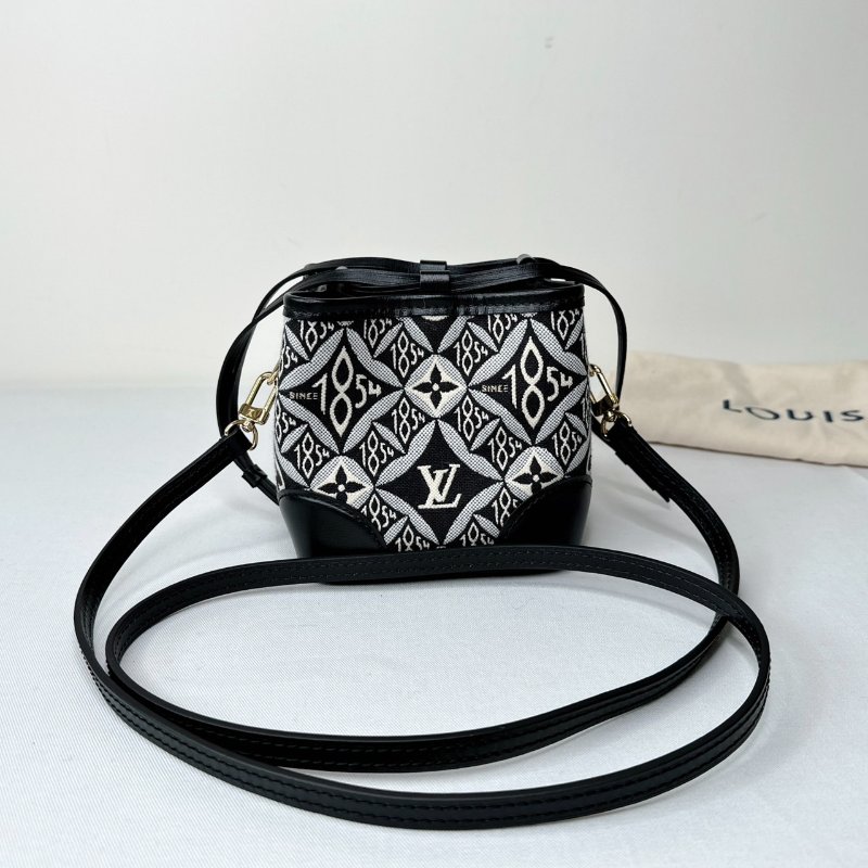 LV 1854 Mini刺繡牛奶盒包-1