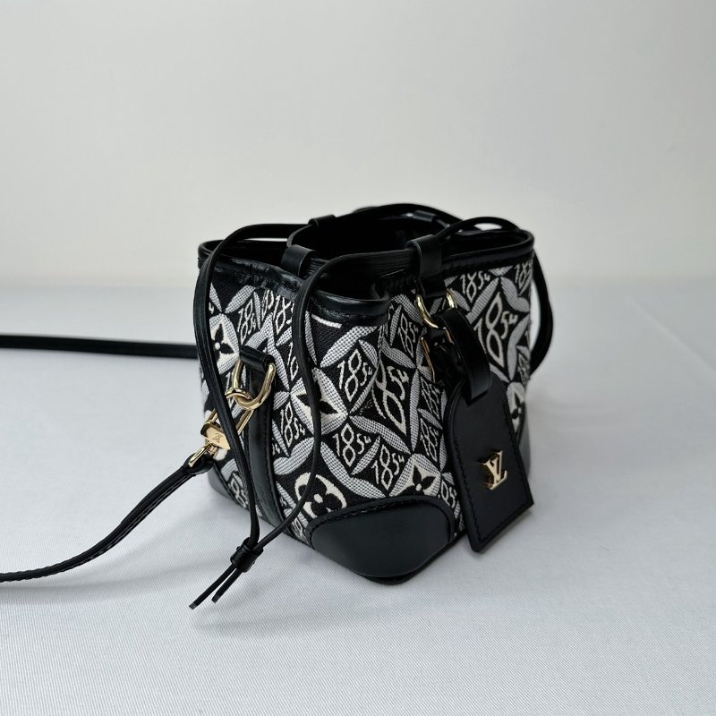 LV 1854 Mini刺繡牛奶盒包-3