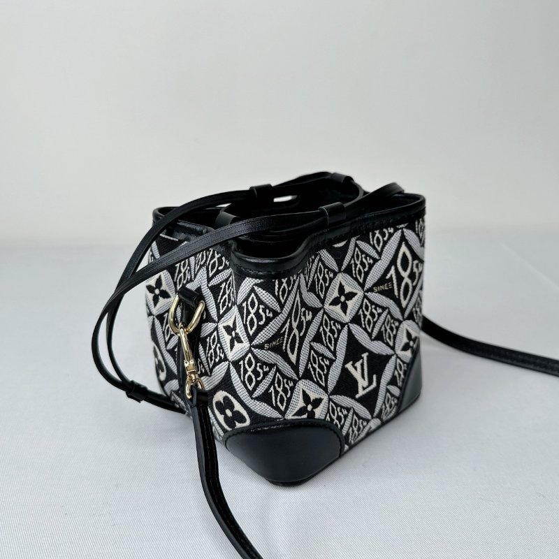 LV 1854 Mini刺繡牛奶盒包-5