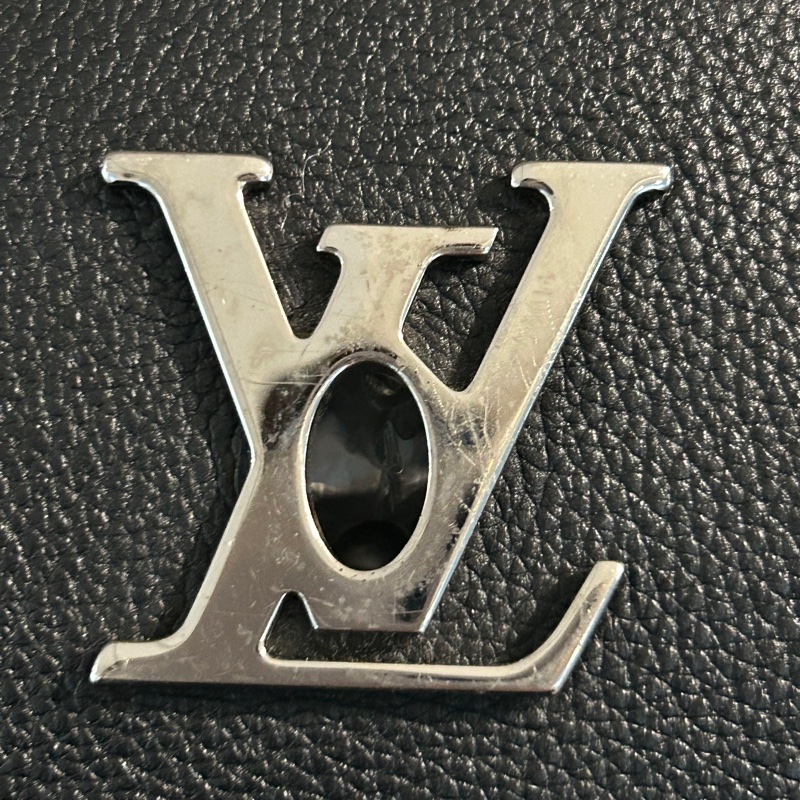 LV Lock Me 手提托特包-10