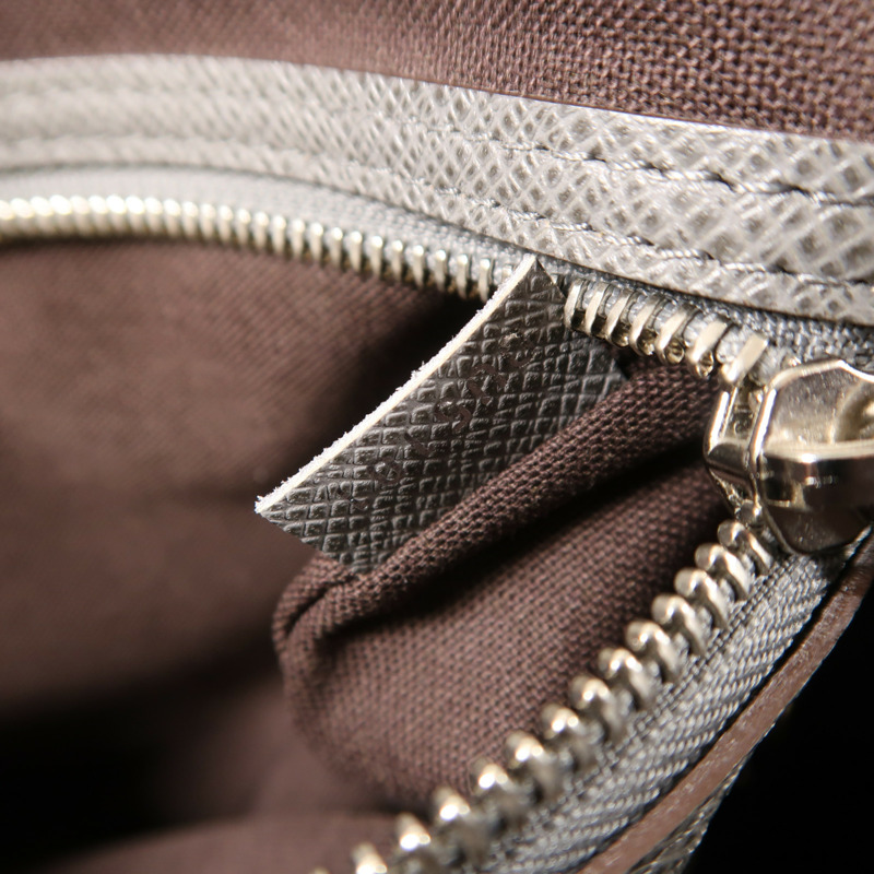 LOUIS VUITTON Taiga Roman MM銀扣肩背袋-6