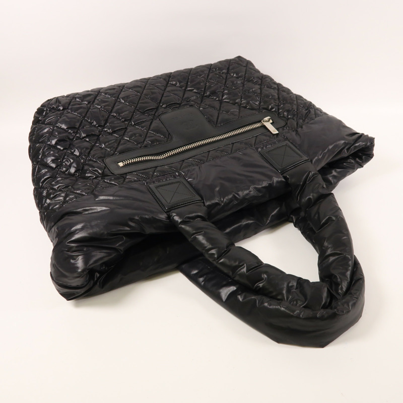 CHANEL 尼龍Coco Cocoon銀扣肩背袋-8