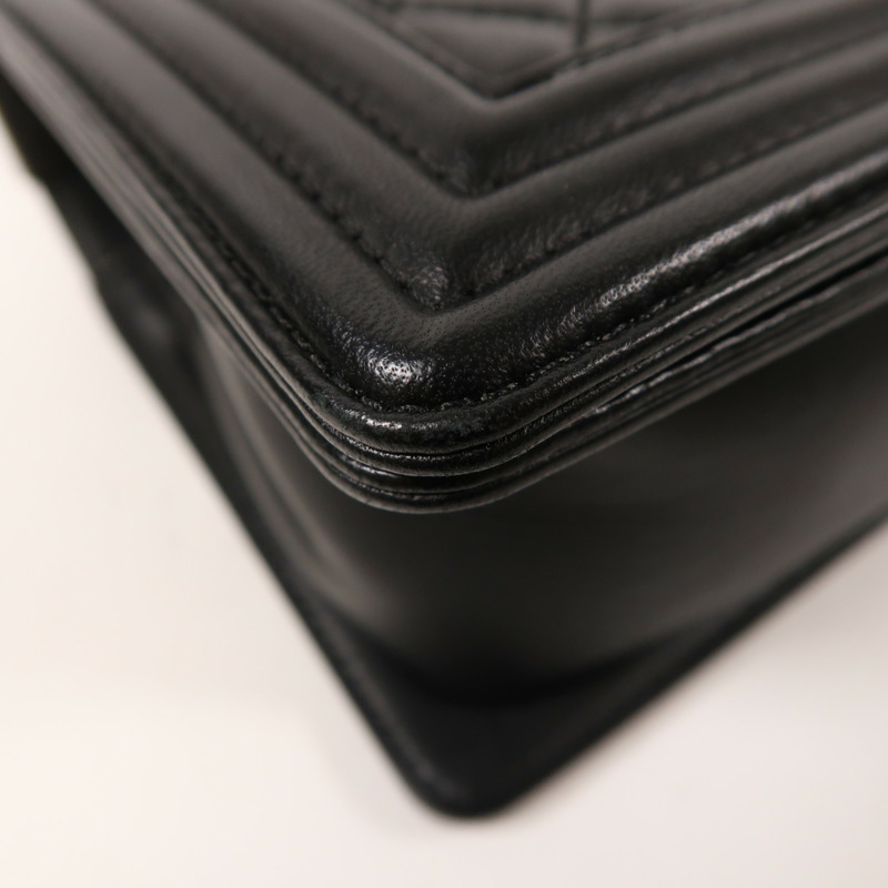 CHANEL 羊皮皮革Boy 25銀扣鏈帶肩背袋-10