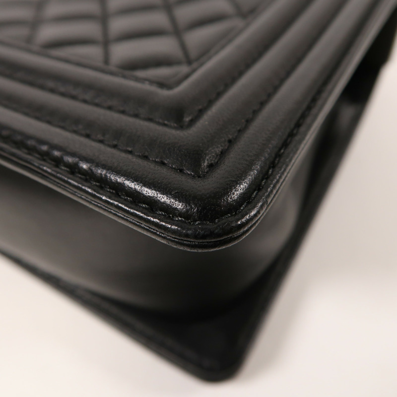 CHANEL 羊皮皮革Boy 25銀扣鏈帶肩背袋-11