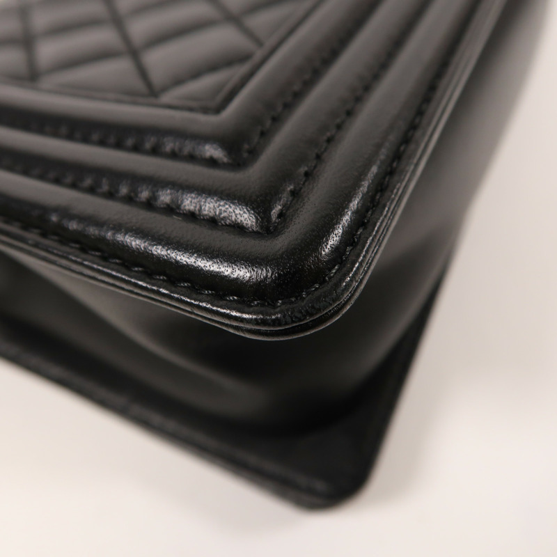 CHANEL 羊皮皮革Boy 25銀扣鏈帶肩背袋-12