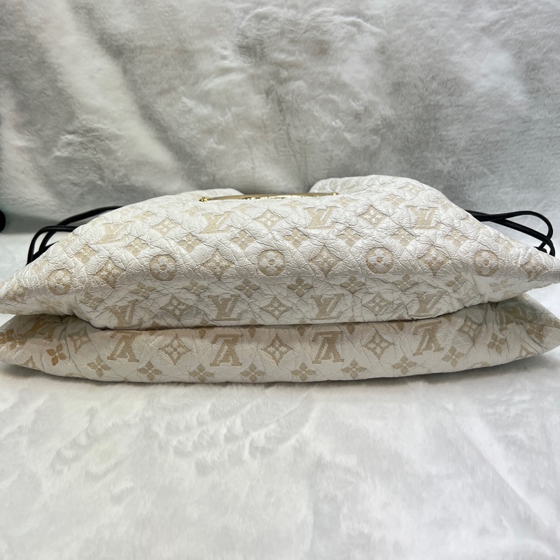 路易威登（Louis Vuitton）的Squishy Tote X533-9