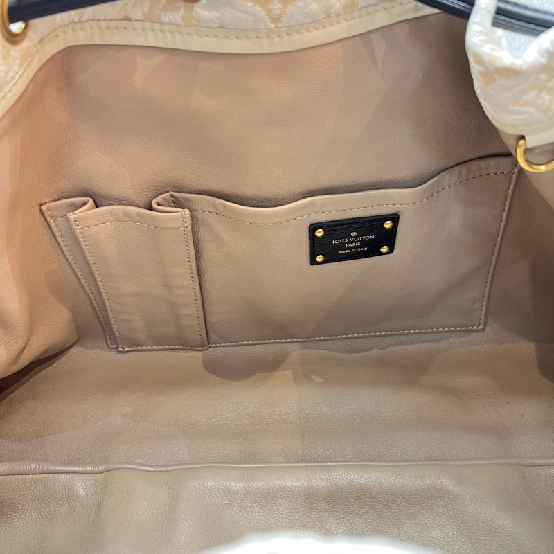 路易威登（Louis Vuitton）的Squishy Tote X533-11