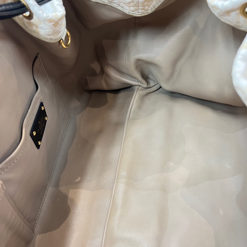 路易威登（Louis Vuitton）的Squishy Tote X533-13