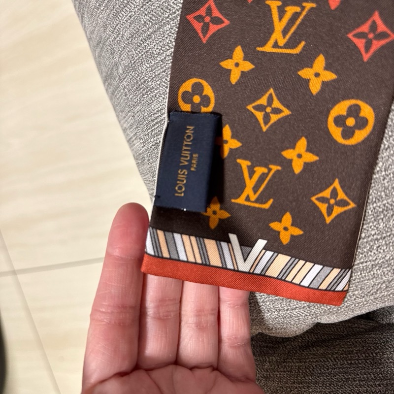 LV 髮帶、綁絲巾-0