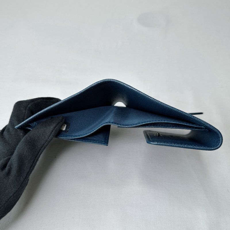 CHANEL 深藍牛皮扣式三折短夾-7
