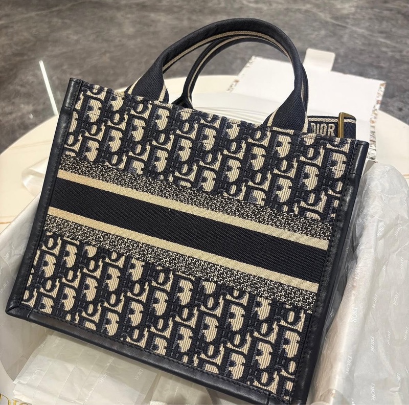 SHIHNA名牌精品*Dior Book Tote 藍色老花 刺繡小型托特包-1