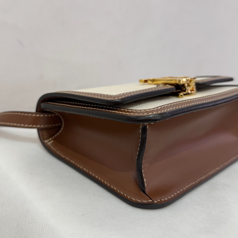 Burberry棕皮邊白帆布金釦TB斜背包-6