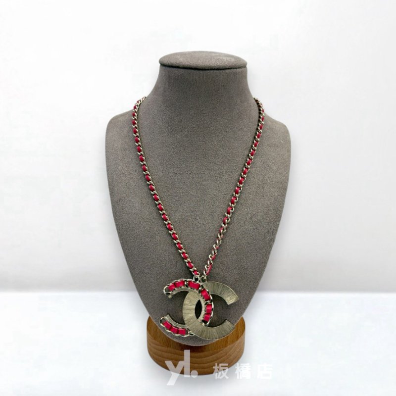 CHANEL 桃粉皮穿鍊雙C珍珠短項鍊AB0124-2