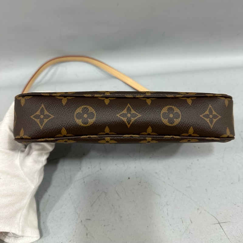 LV M82766 老花金鏈腋下包 麻將包-5
