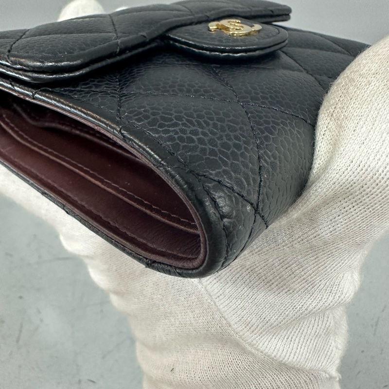 chanel A82288 黑荔枝皮金釦三折短夾-7