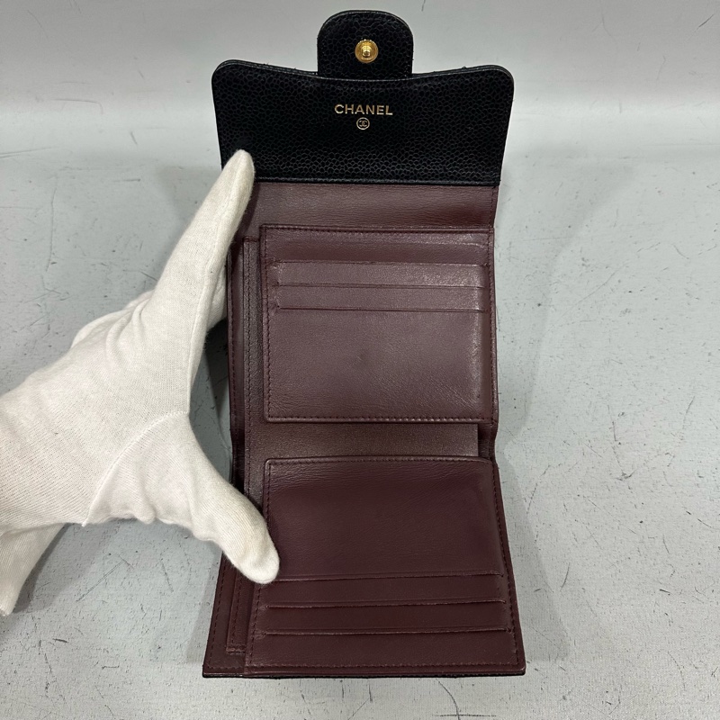 chanel A82288 黑荔枝皮金釦三折短夾-18