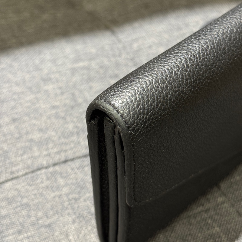 LV M61182 Sarah 黑色壓紋牛皮金釦信封長夾 皮夾-7