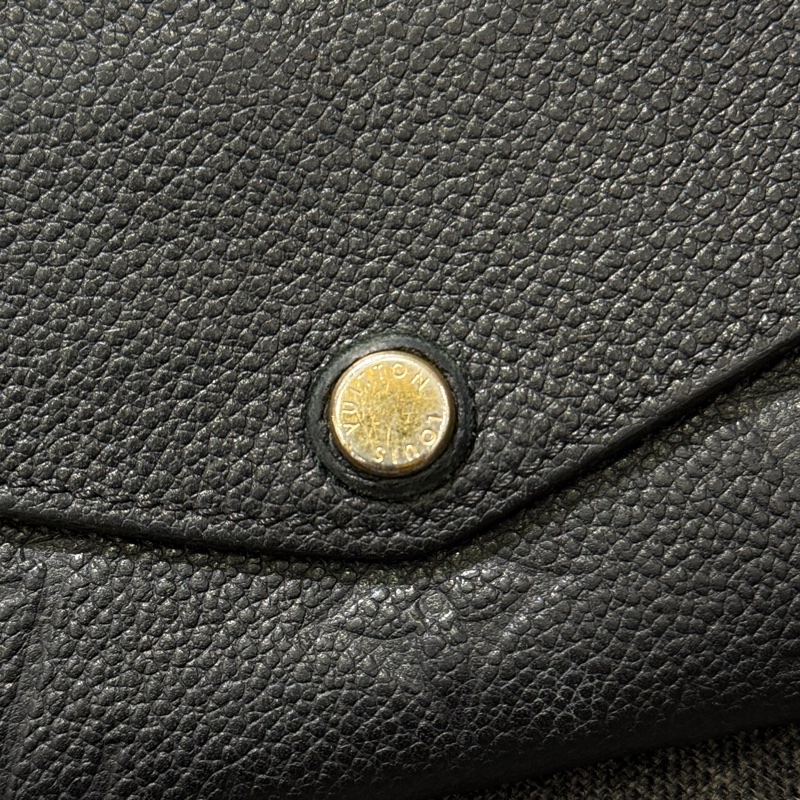 LV M61182 Sarah 黑色壓紋牛皮金釦信封長夾 皮夾-13